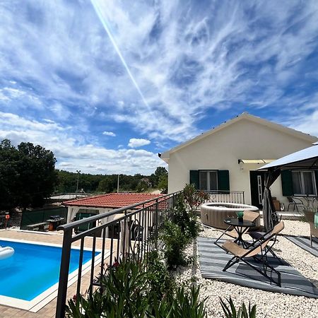 Holiday Home Calma Imotski Luaran gambar