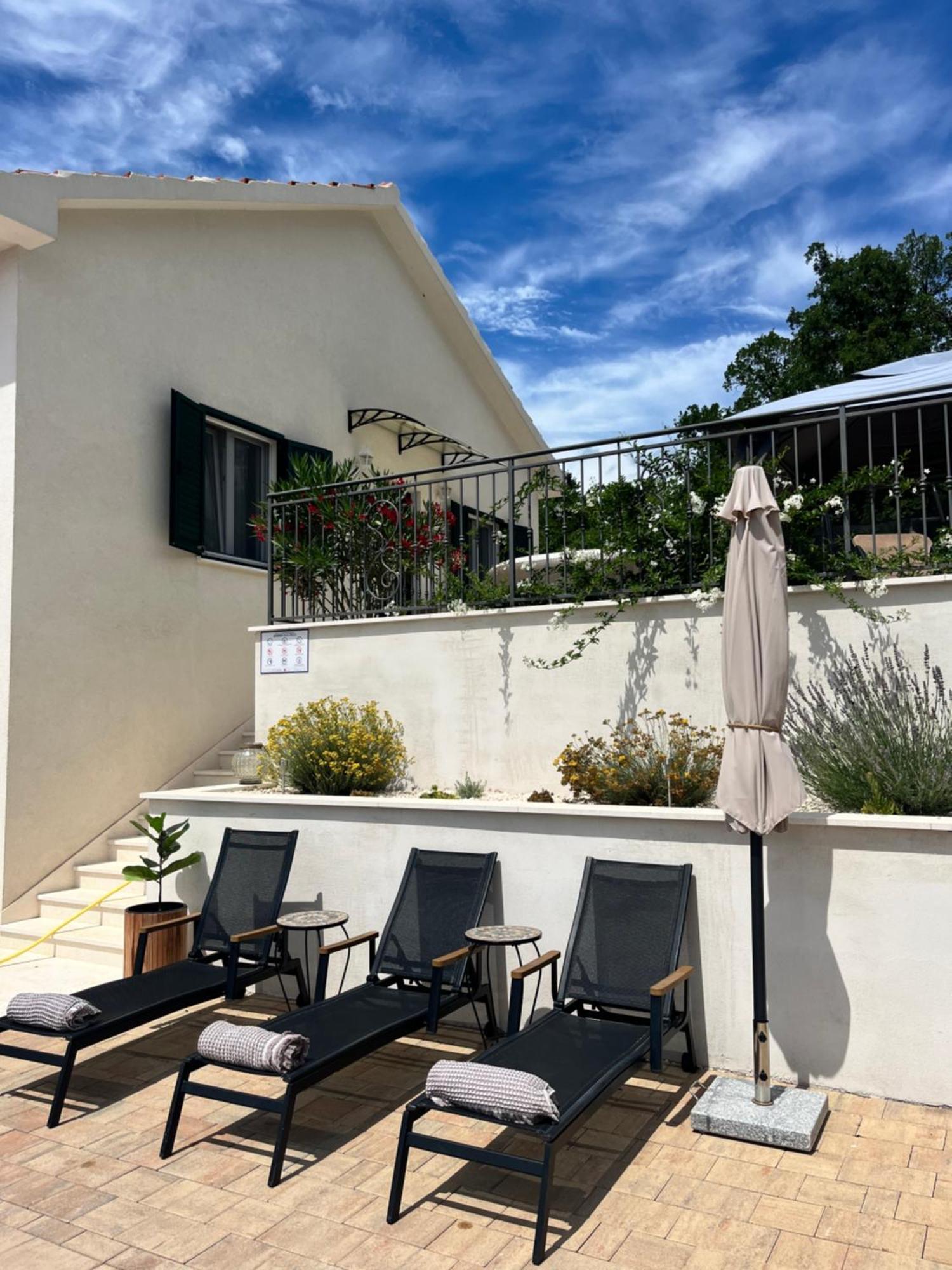 Holiday Home Calma Imotski Luaran gambar